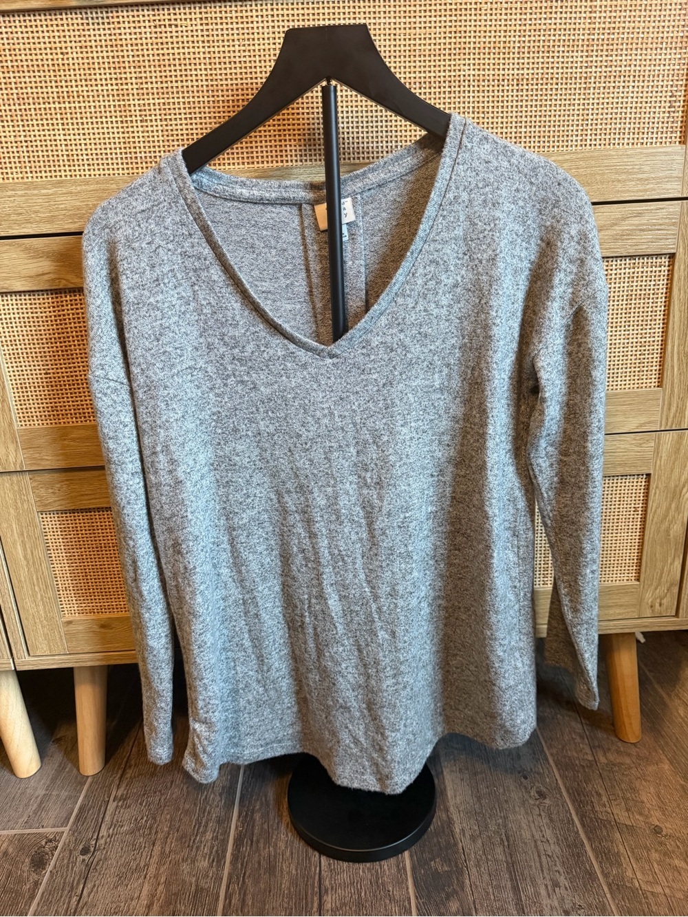 a new day Gray V-Neck Long Sleeve Women's Top